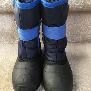Snow boots
